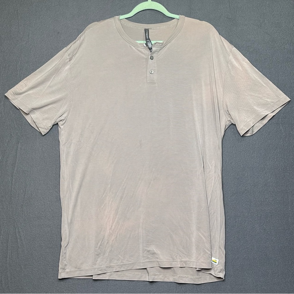 Vuori Men’s Short-Sleeve Henley Shirt XXL